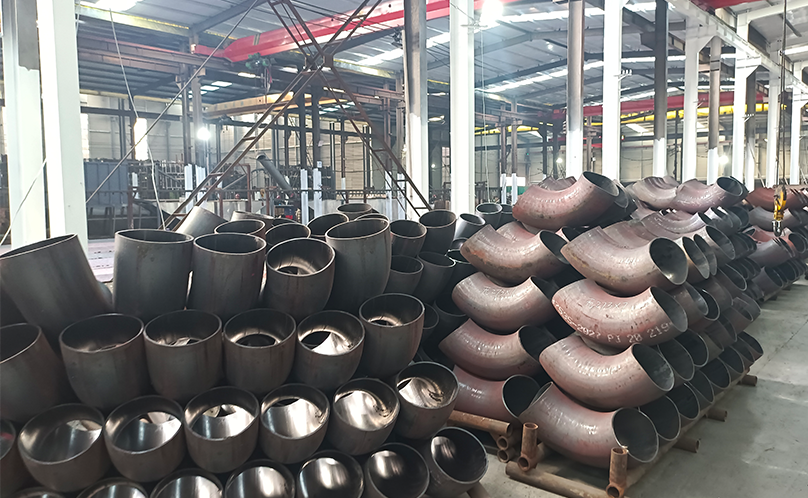 ¿Cuáles son los accesorios comunes para tuberías y tuberías de agua?