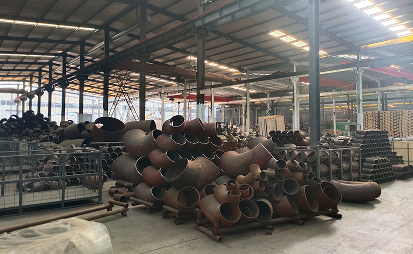 Selección del material del codo: cómo elegir el material adecuado según el entorno de aplicación