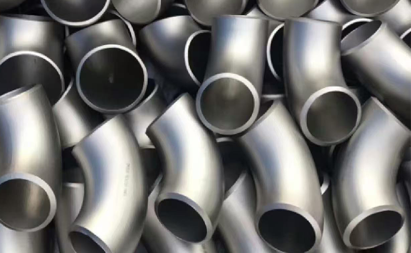 ¿Son seguros los accesorios de codo en entornos de alta presión?