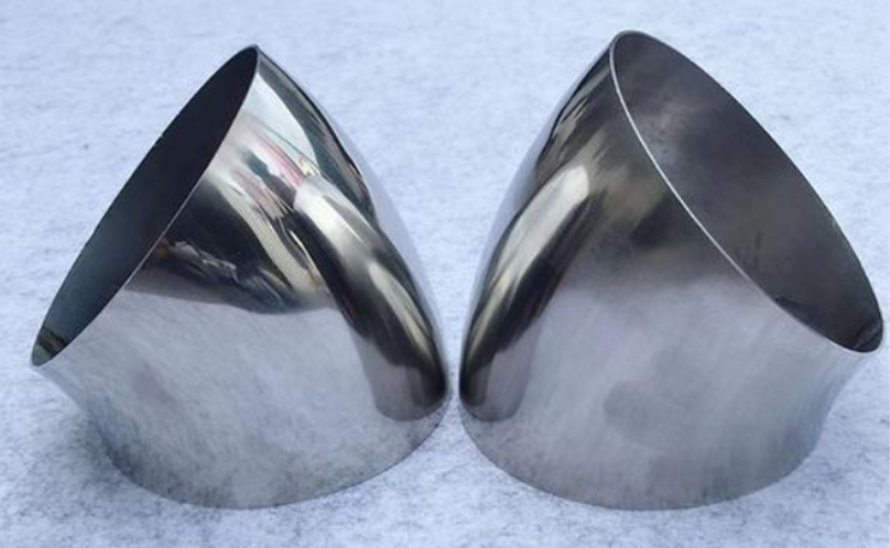 Análisis de codo de acero inoxidable de 30 grados